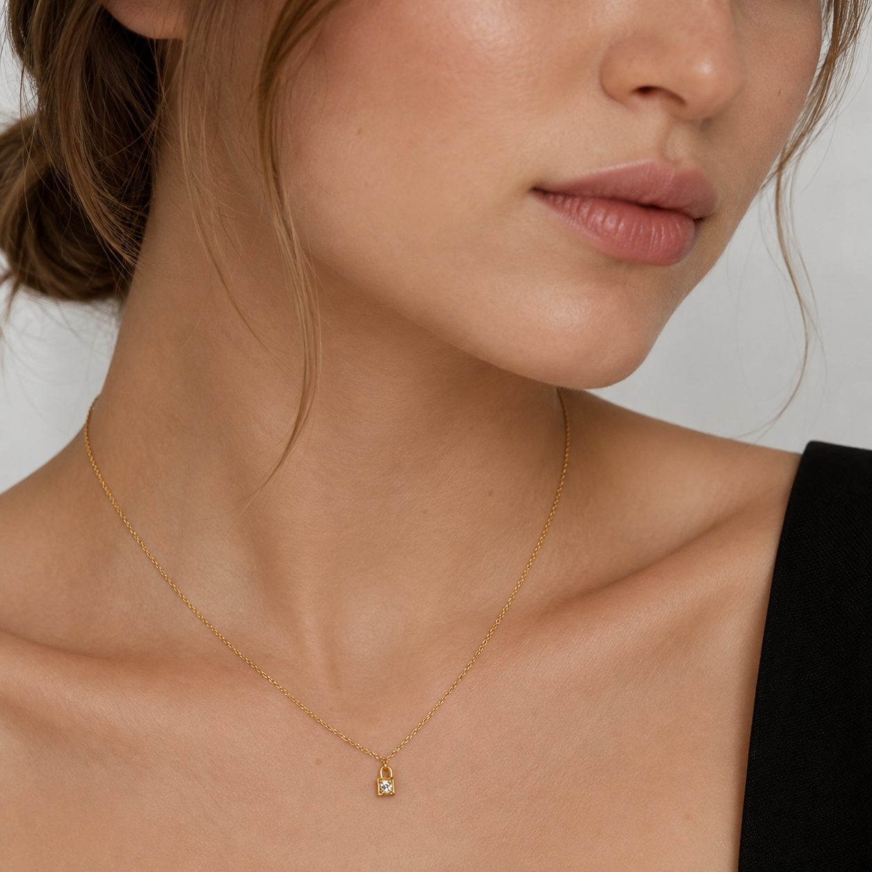 Maelyne – Collar Colgante Mini Cerradura