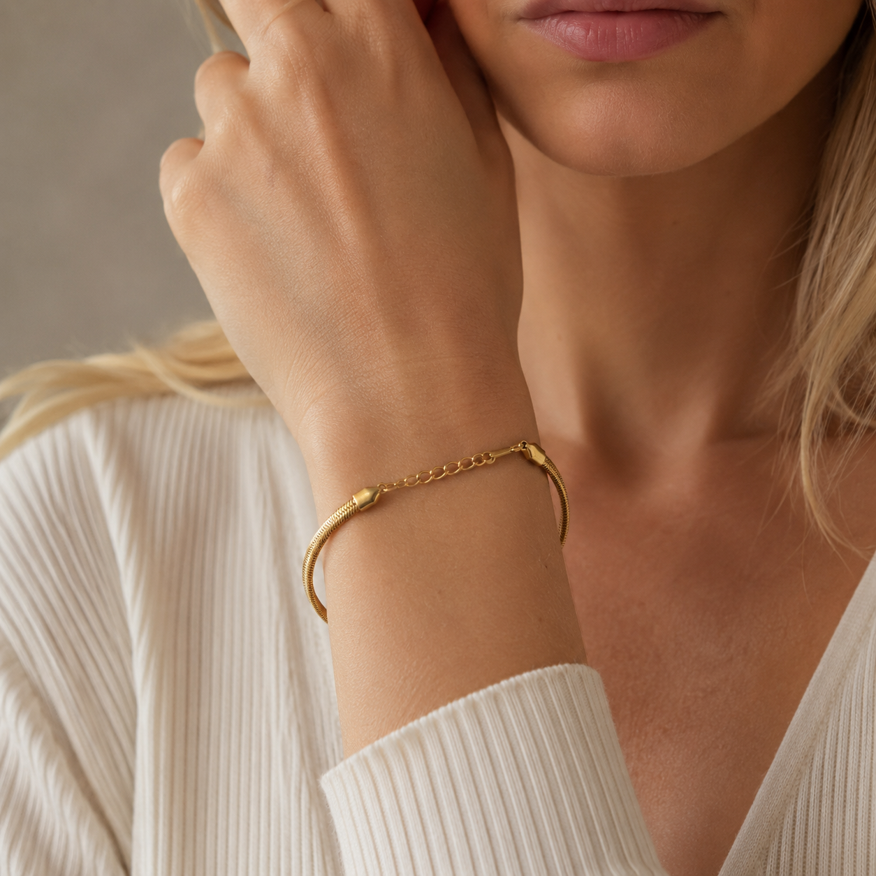 Livia – Pulsera de serpiente dorada elegante