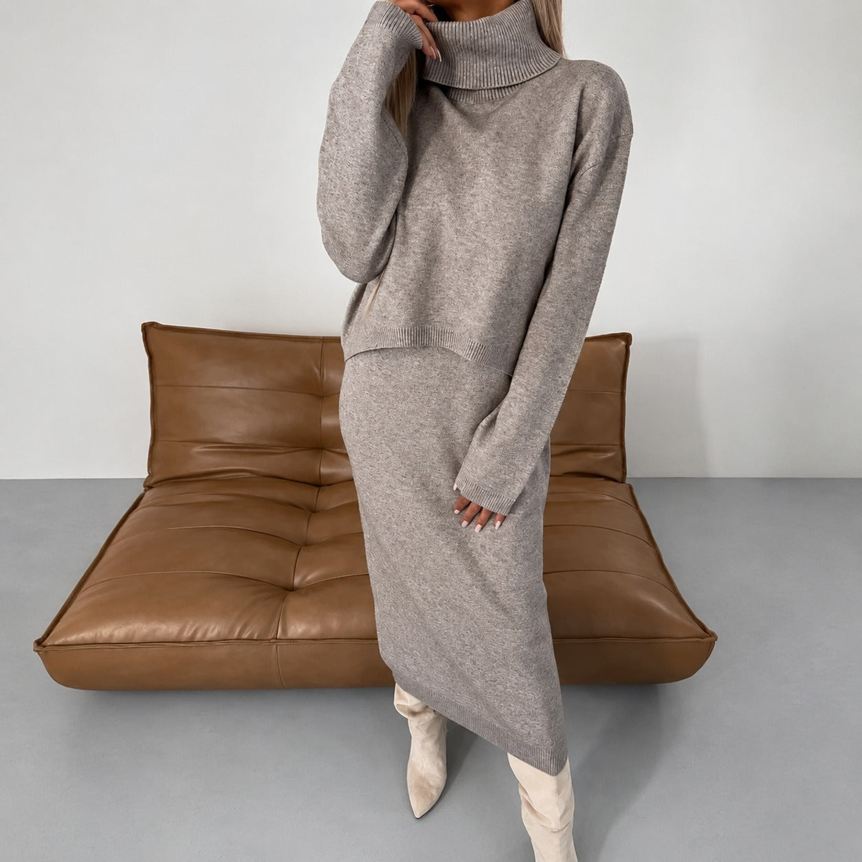 Odette - Conjunto casual con vestido y suéter de cuello alto