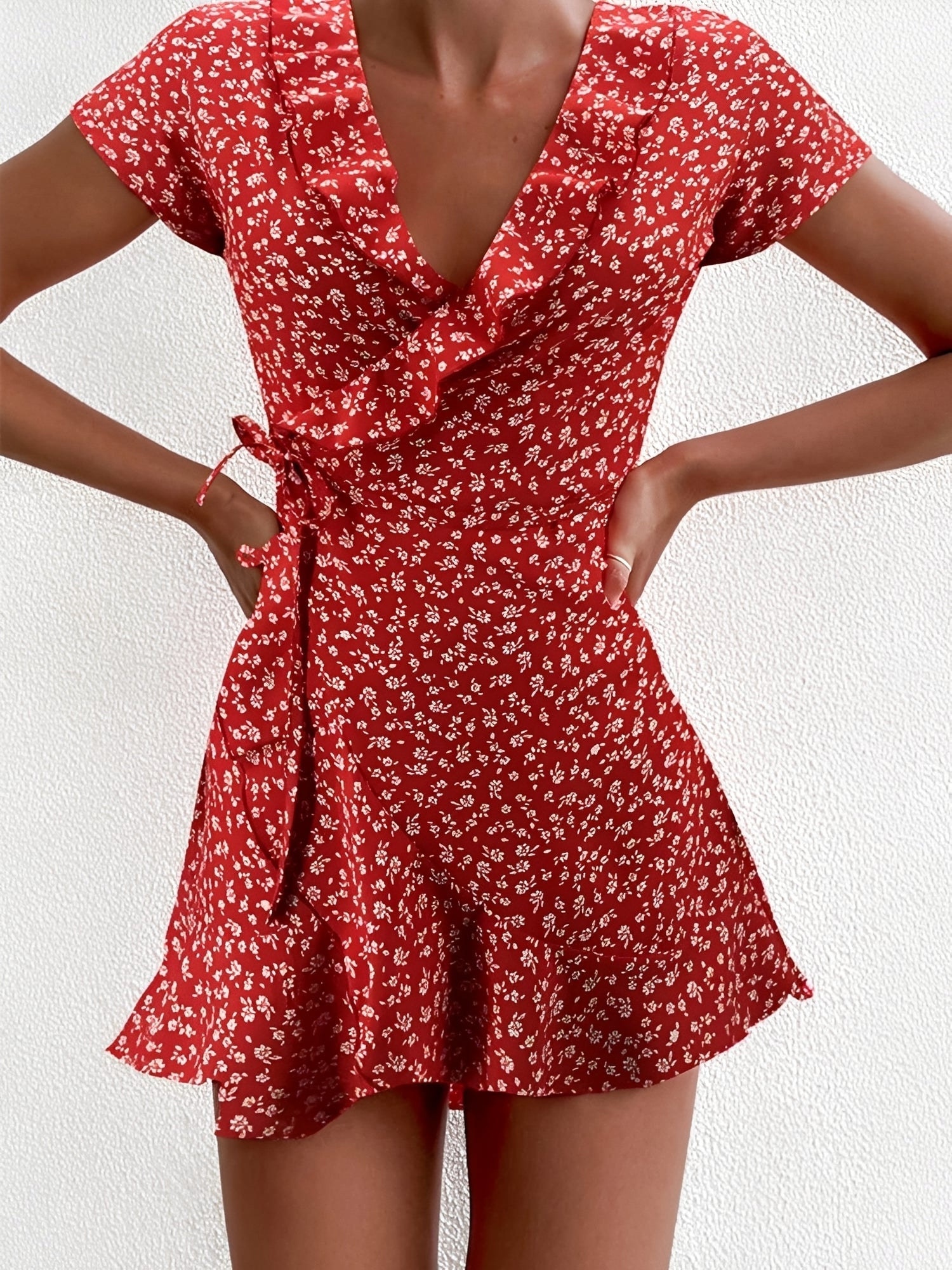 Betsy - Vestido Mini Floral Elegante