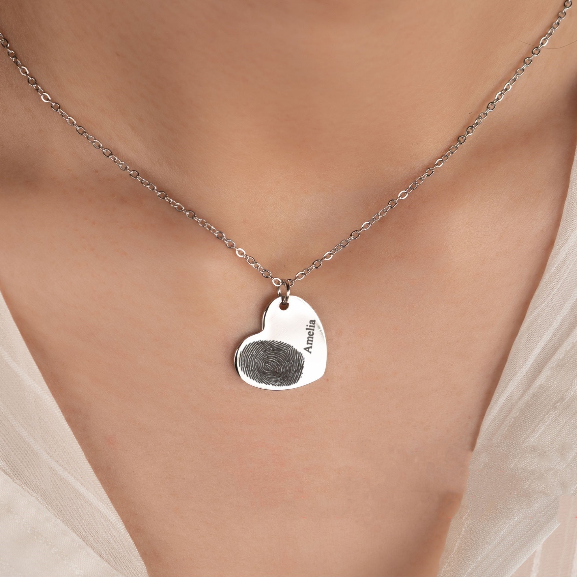 Huella dactilar en forma de corazón - Collar con nombre personalizado
