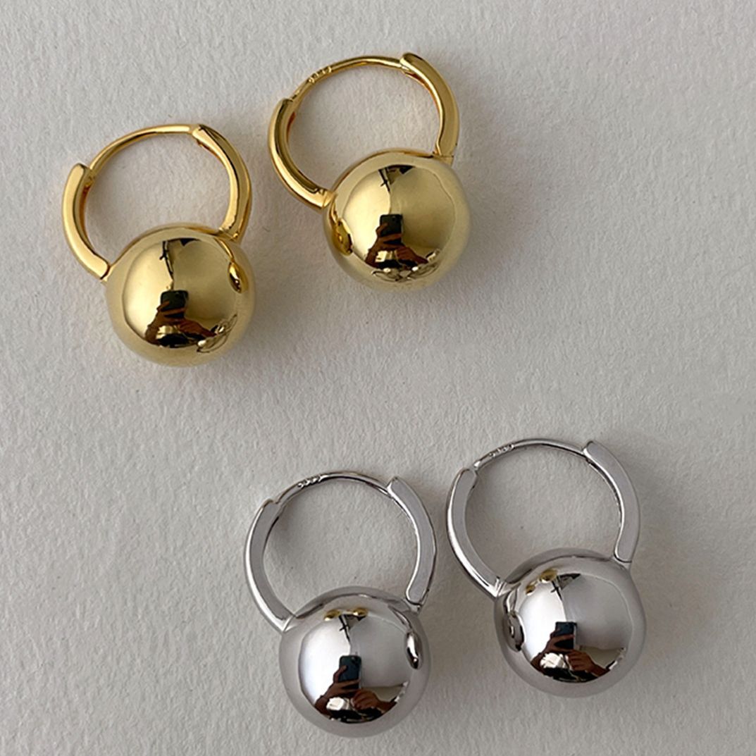 Ellie – Pendientes de bola de plata esterlina con pasador fino