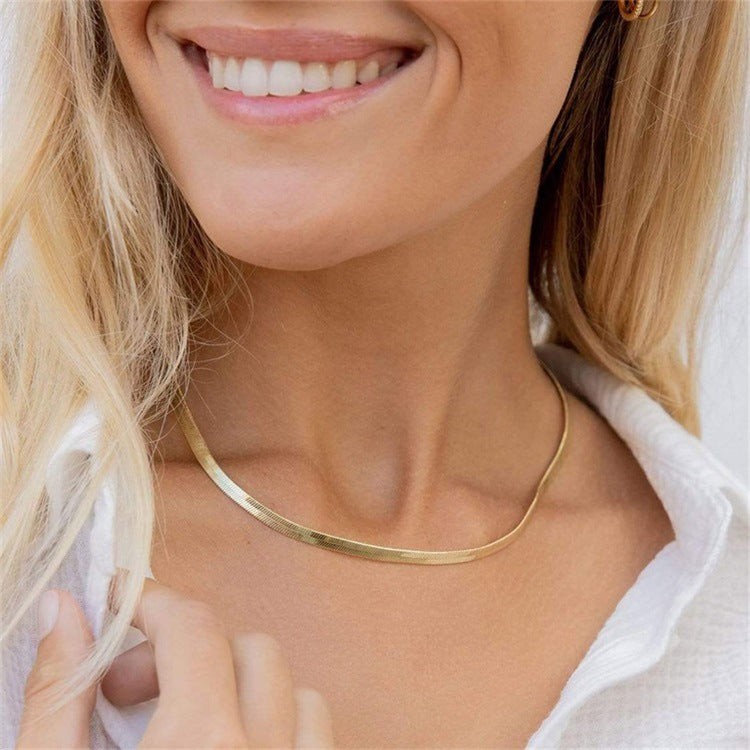 Elizabeth – Collar de cadena de serpiente dorada