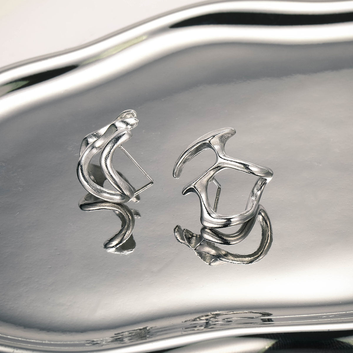Naia – Pendientes Altos Huecos