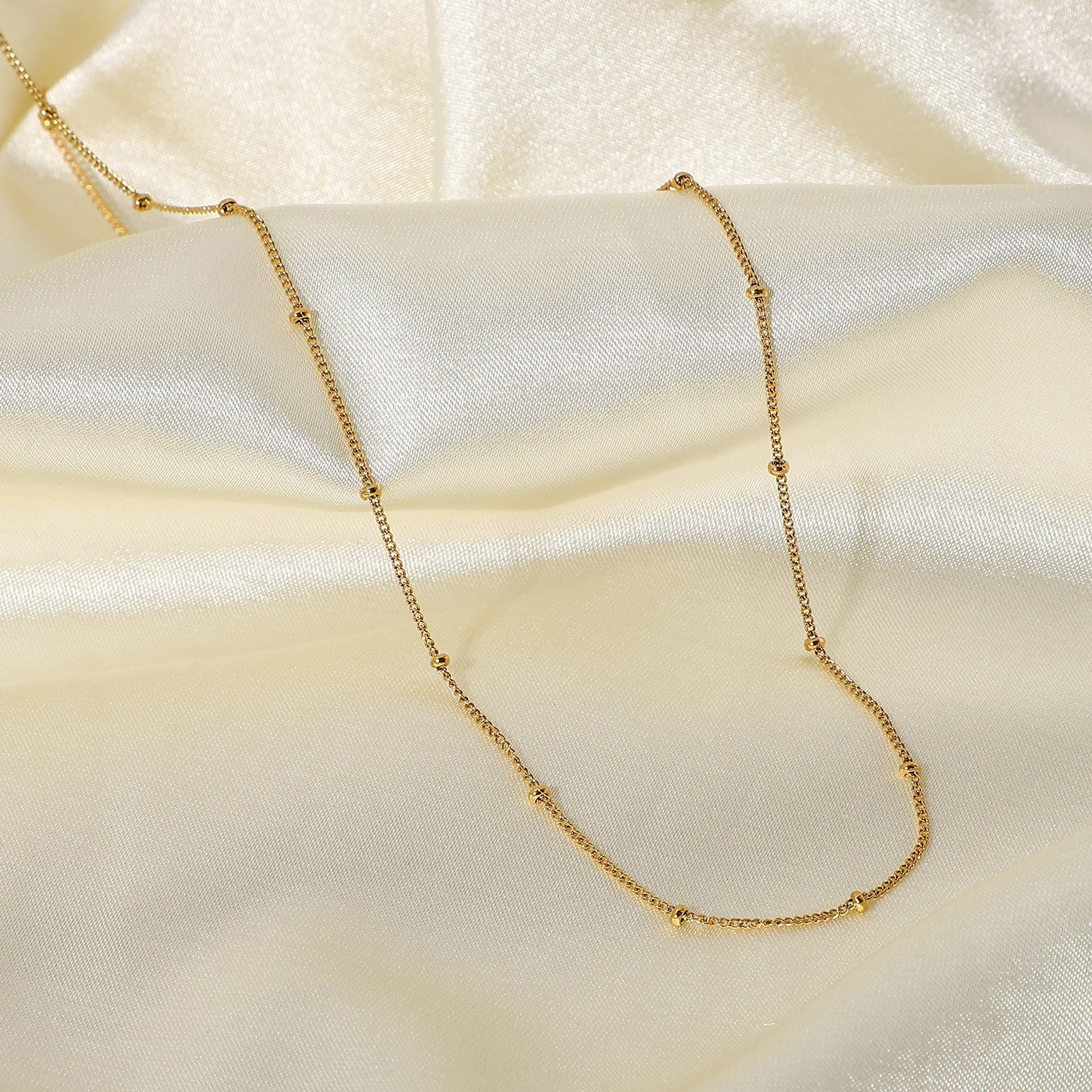Reign - Collar de oro