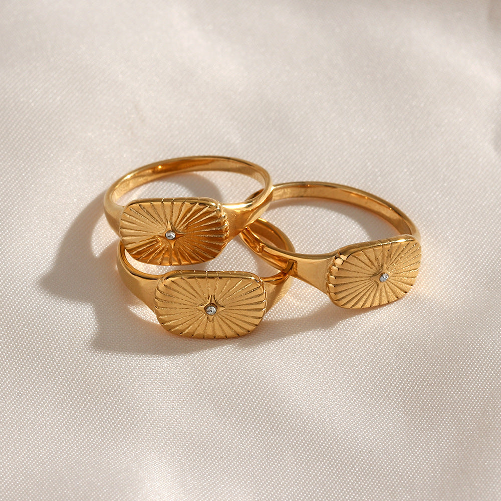 Aglaia - Anillo de sol dorado