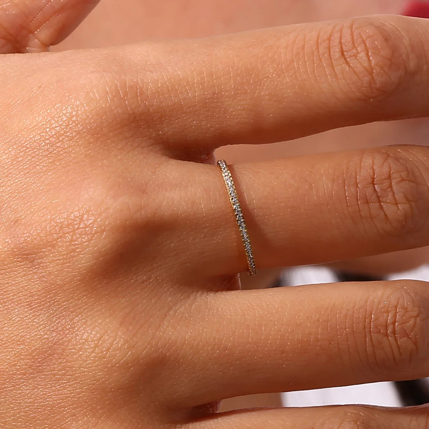 Zarra – Anillo pavé de oro radiante
