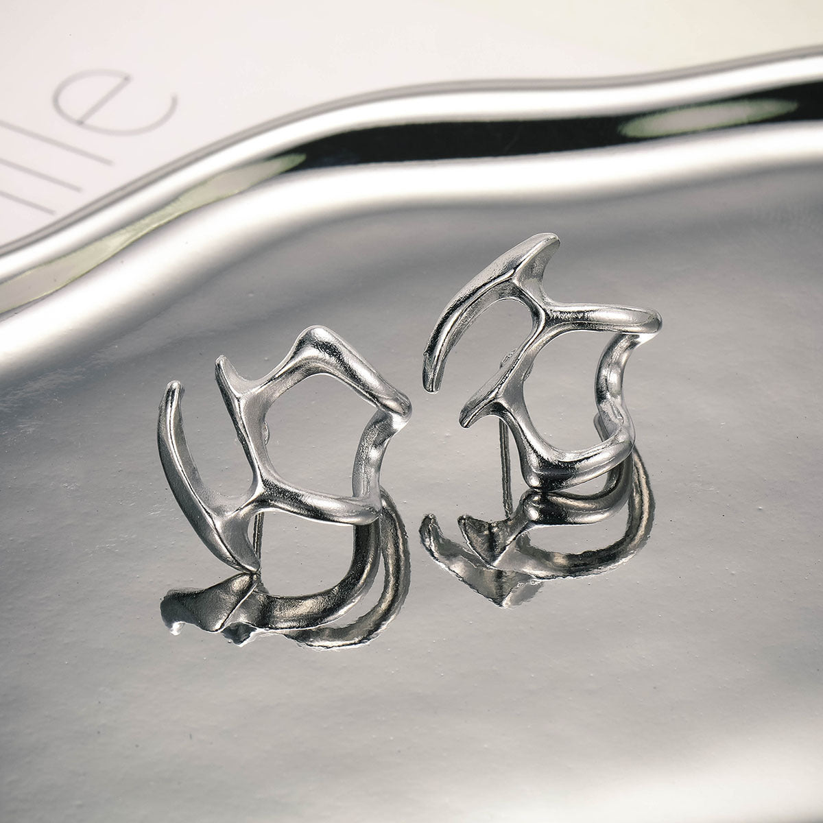 Naia – Pendientes Altos Huecos