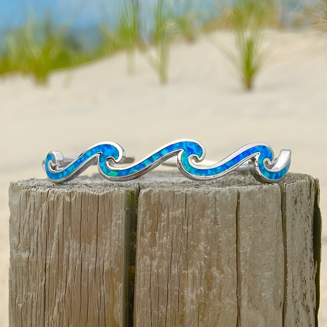 Naya – Pulsera de olas de ópalo y plata