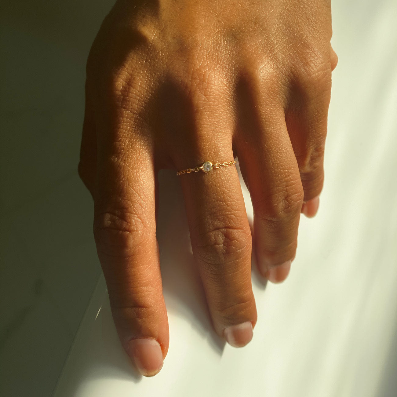 Emily - Anillo de Cadena Solitaire