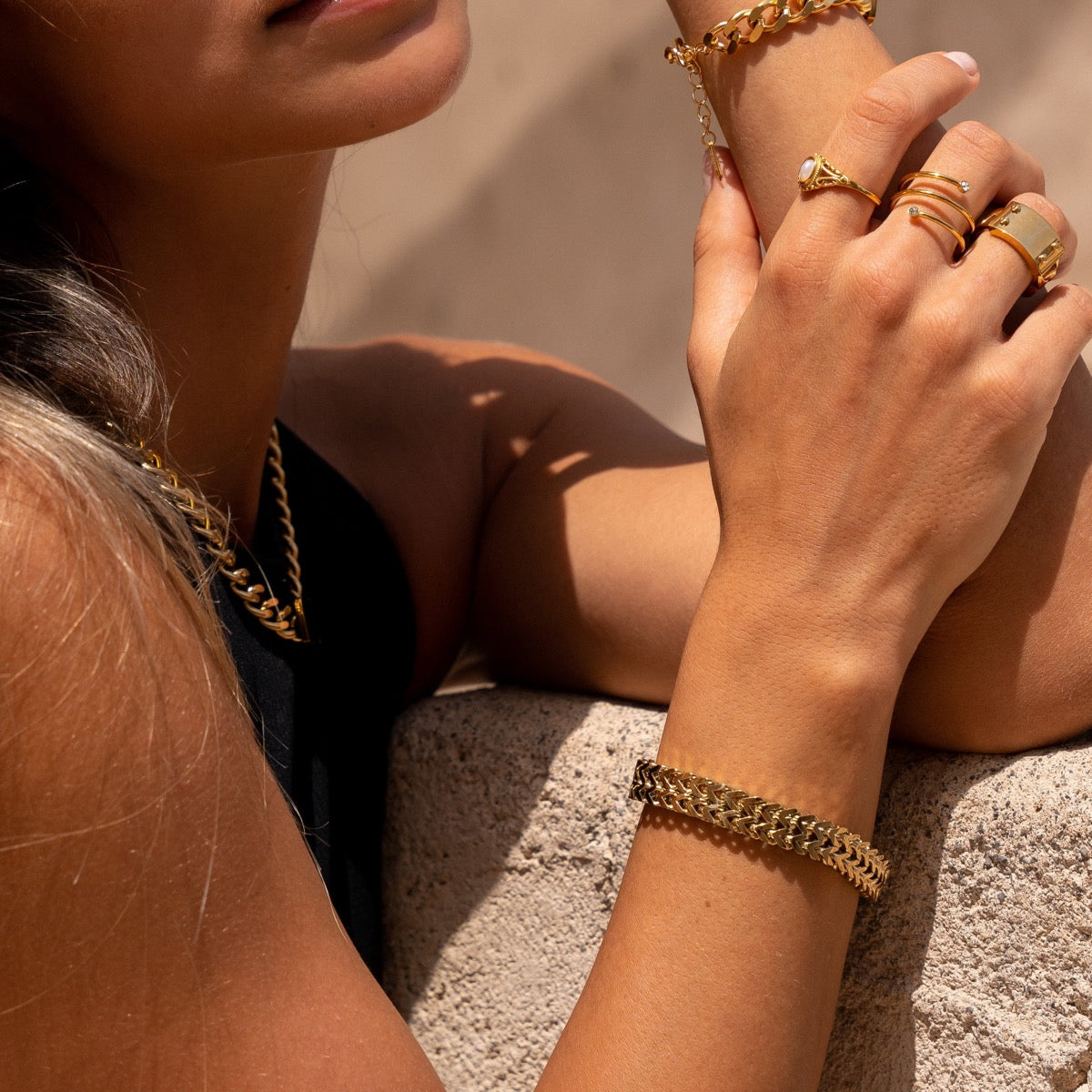 Eden – Pulsera texturizada chapada en oro de 18K