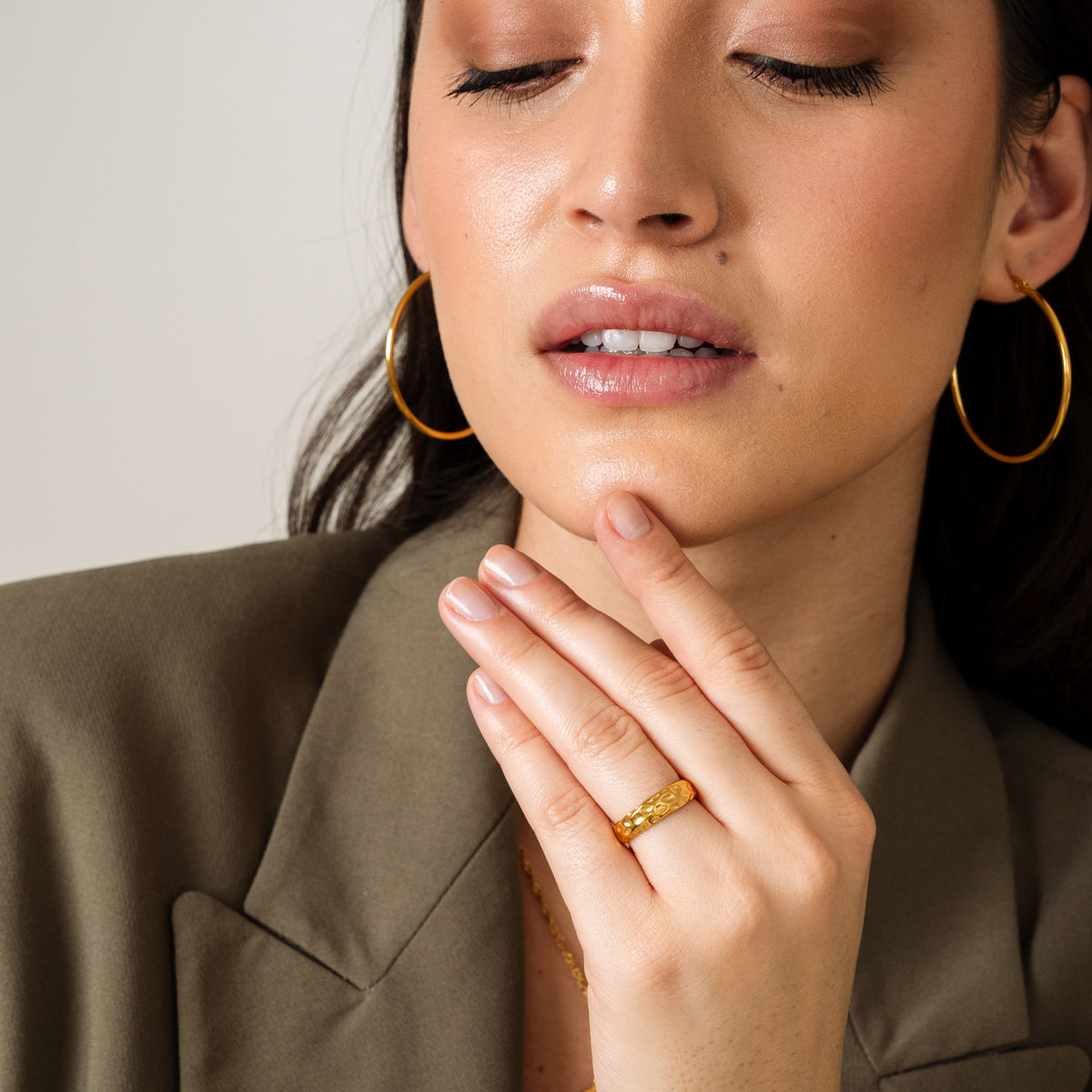 Camille – Aros Elegantes Dorados