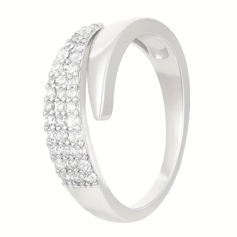 Emiko – Anillo de oro amarillo con piedras brillantes