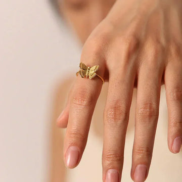 Alina – Anillo Mariposa Elegante
