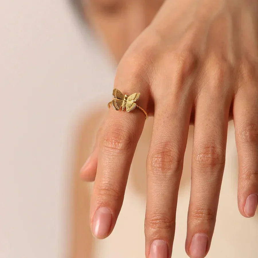Alina – Anillo Mariposa Elegante