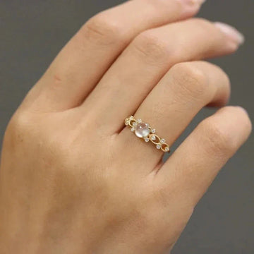 Sienna – Anillo de piedra lunar engastado a mano