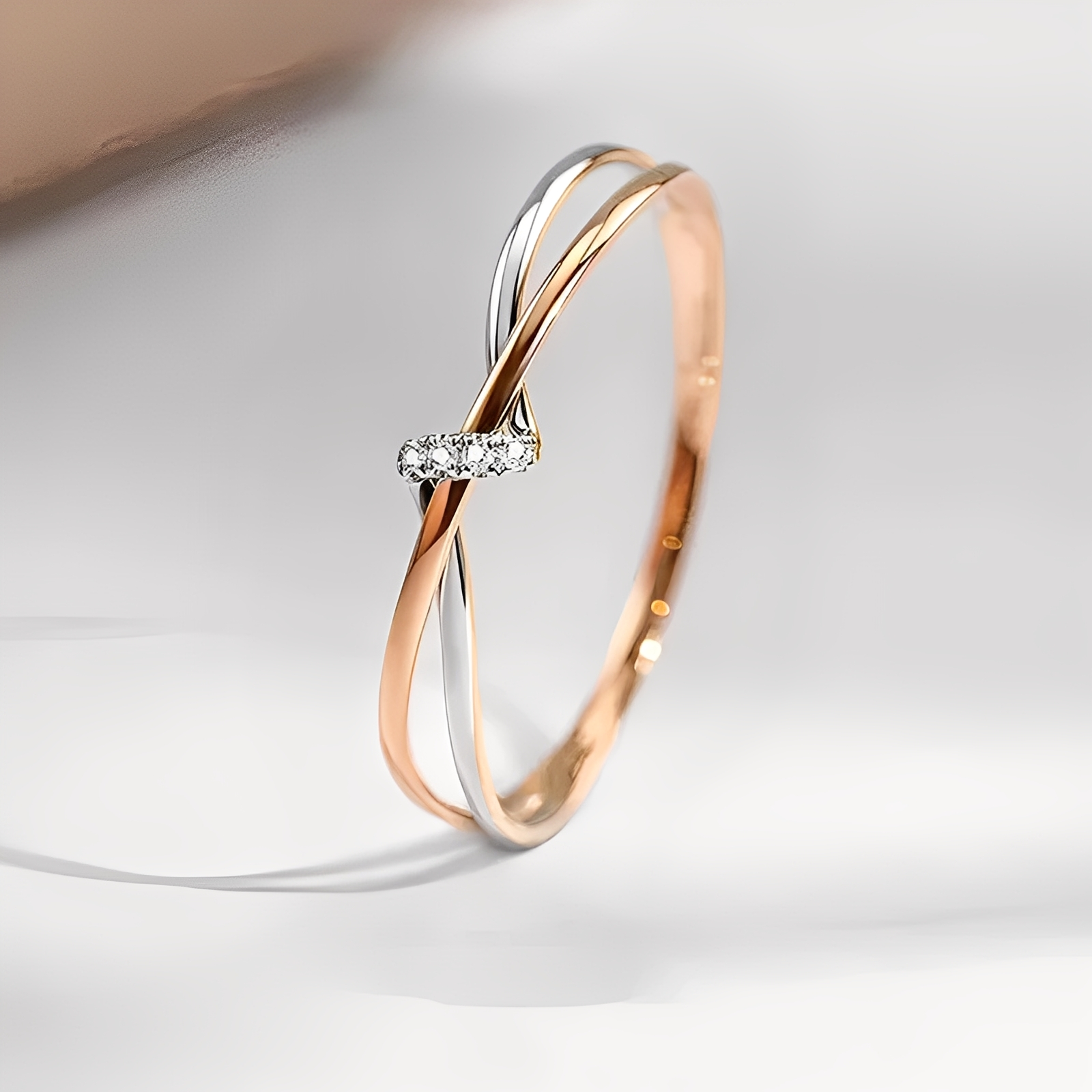 Eleane – Anillo Infinito Bicolor Elegante