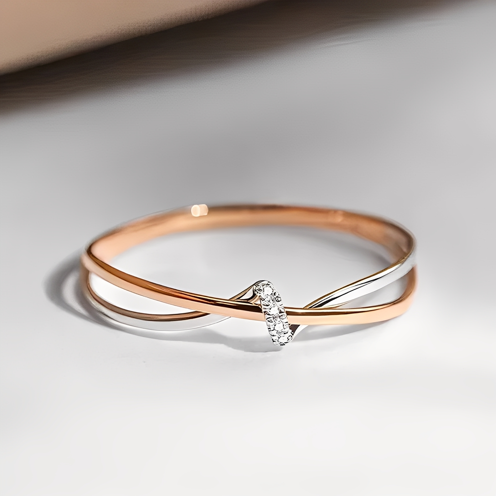 Eleane – Anillo Infinito Bicolor Elegante