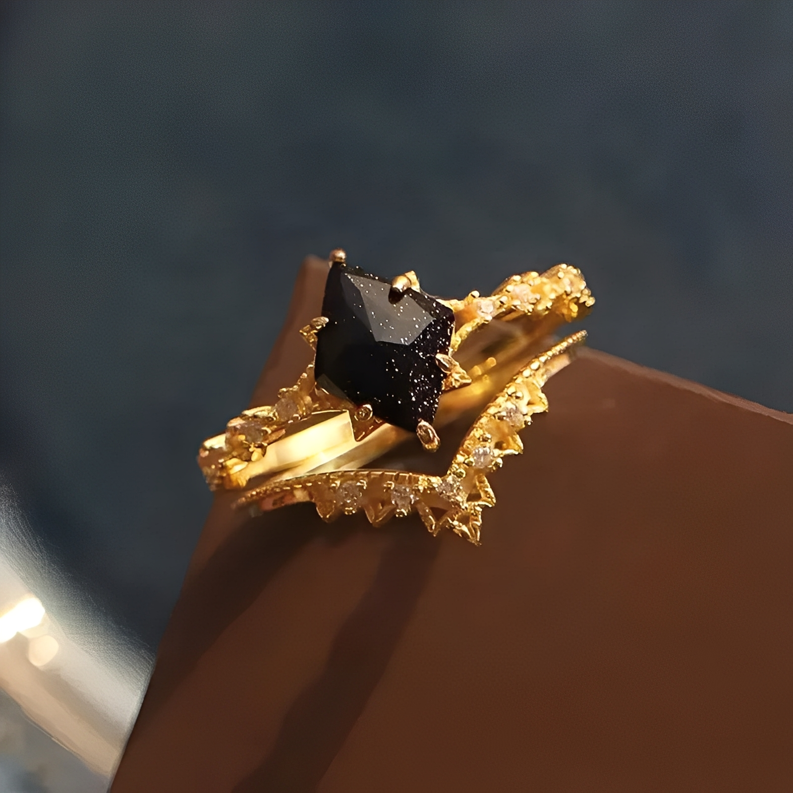 Nerisa – Anillo de obsidiana noche oscura