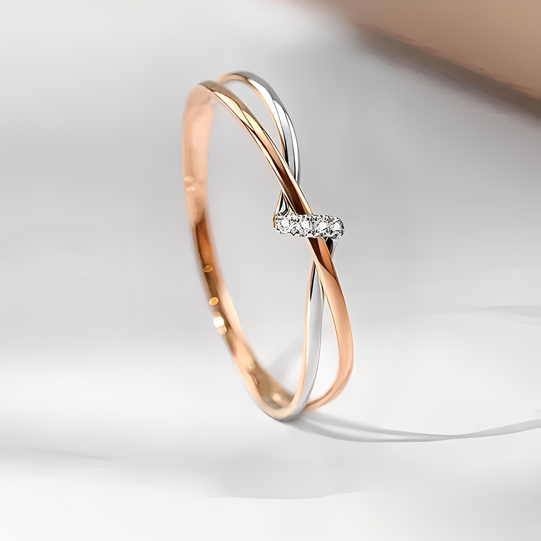 Eleane – Anillo Infinito Bicolor Elegante