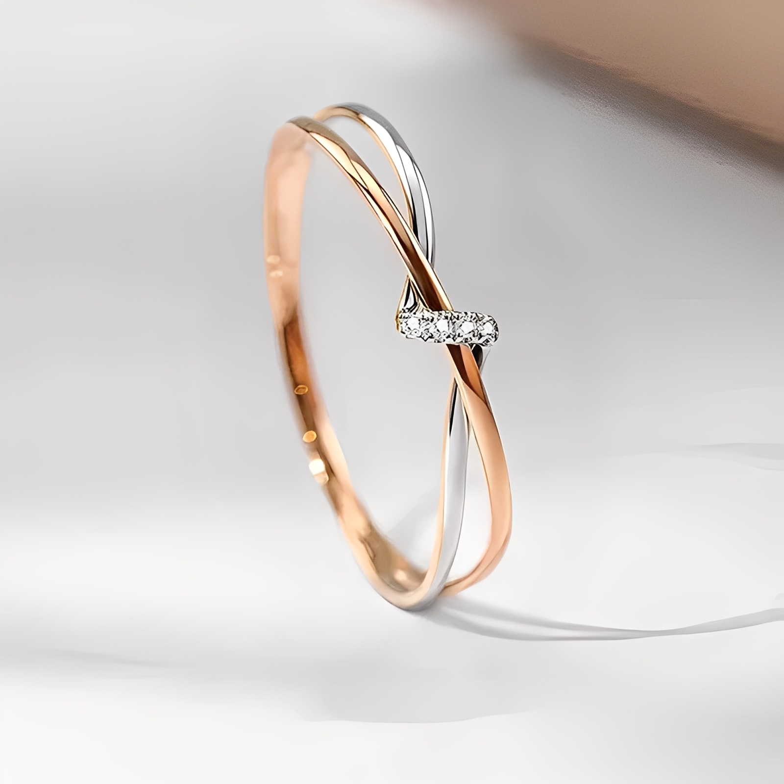 Eleane – Anillo Infinito Bicolor Elegante