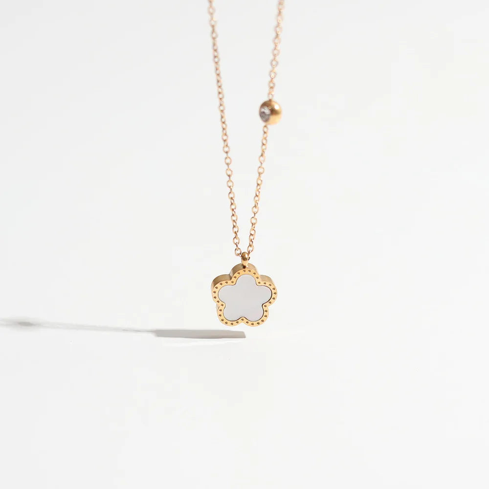 Trébol de cinco hojas - Collar de flores de trébol