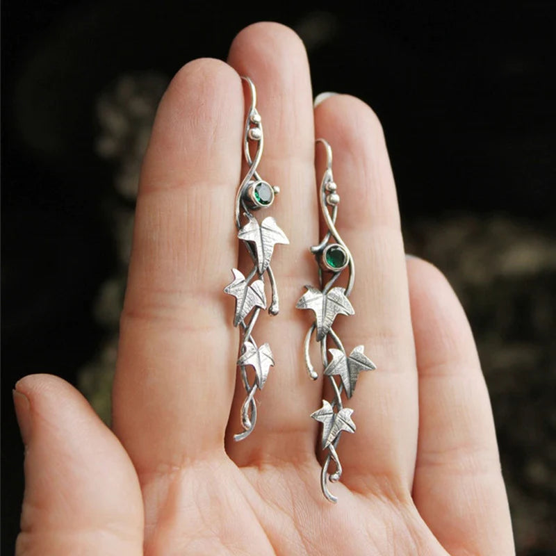 Elowen – Pendientes vintage con hojas de hada