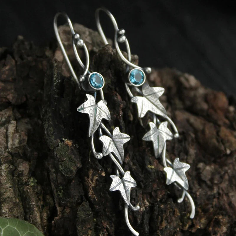 Elowen – Pendientes vintage con hojas de hada