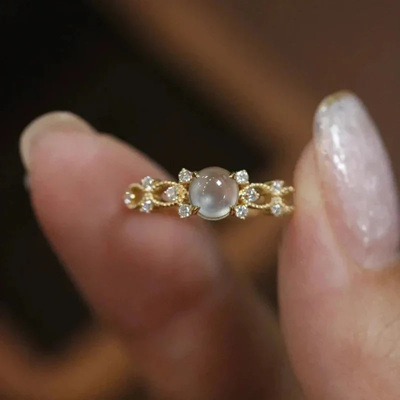 Sienna – Anillo de piedra lunar engastado a mano