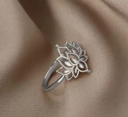 Flor de Loto - Anillo Delicado