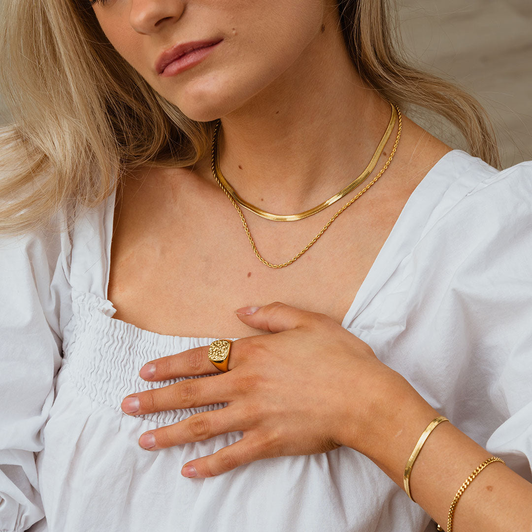 Tiana – Cadena trenzada & cadena de serpiente plana chapada en oro de 18K