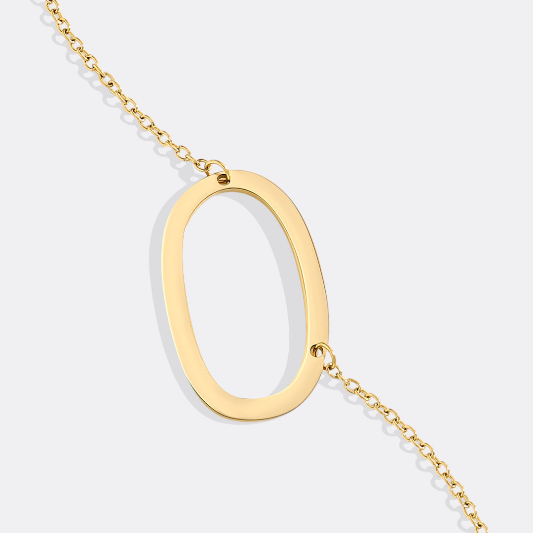 Inez – Collar con inicial declarativa