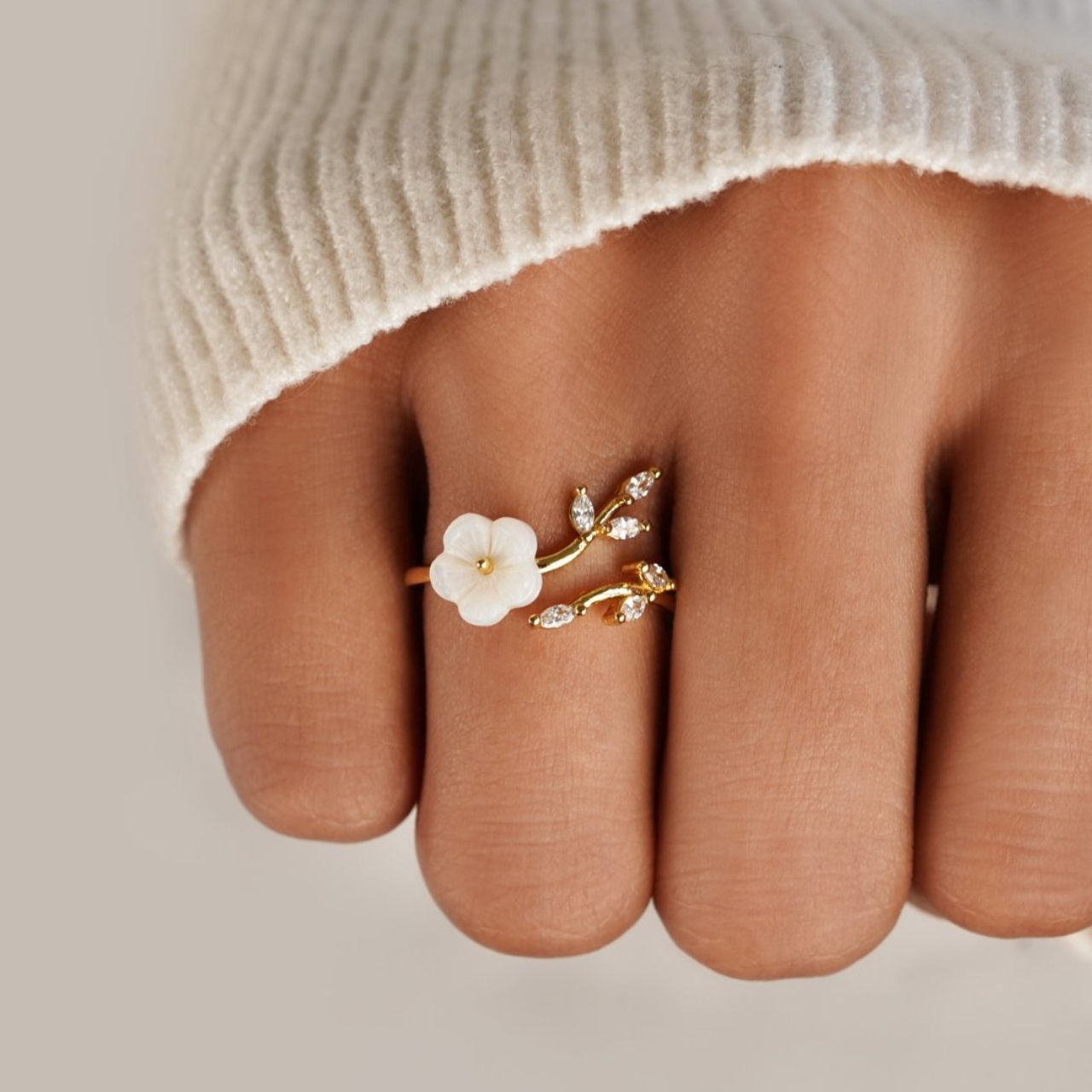 Anillo de Flor Silvestre - Anillo de Pétalo de Cristal de Concha