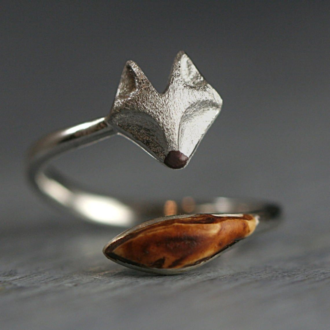 Anillo ajustable de madera - Anillo de cara de zorro plateado