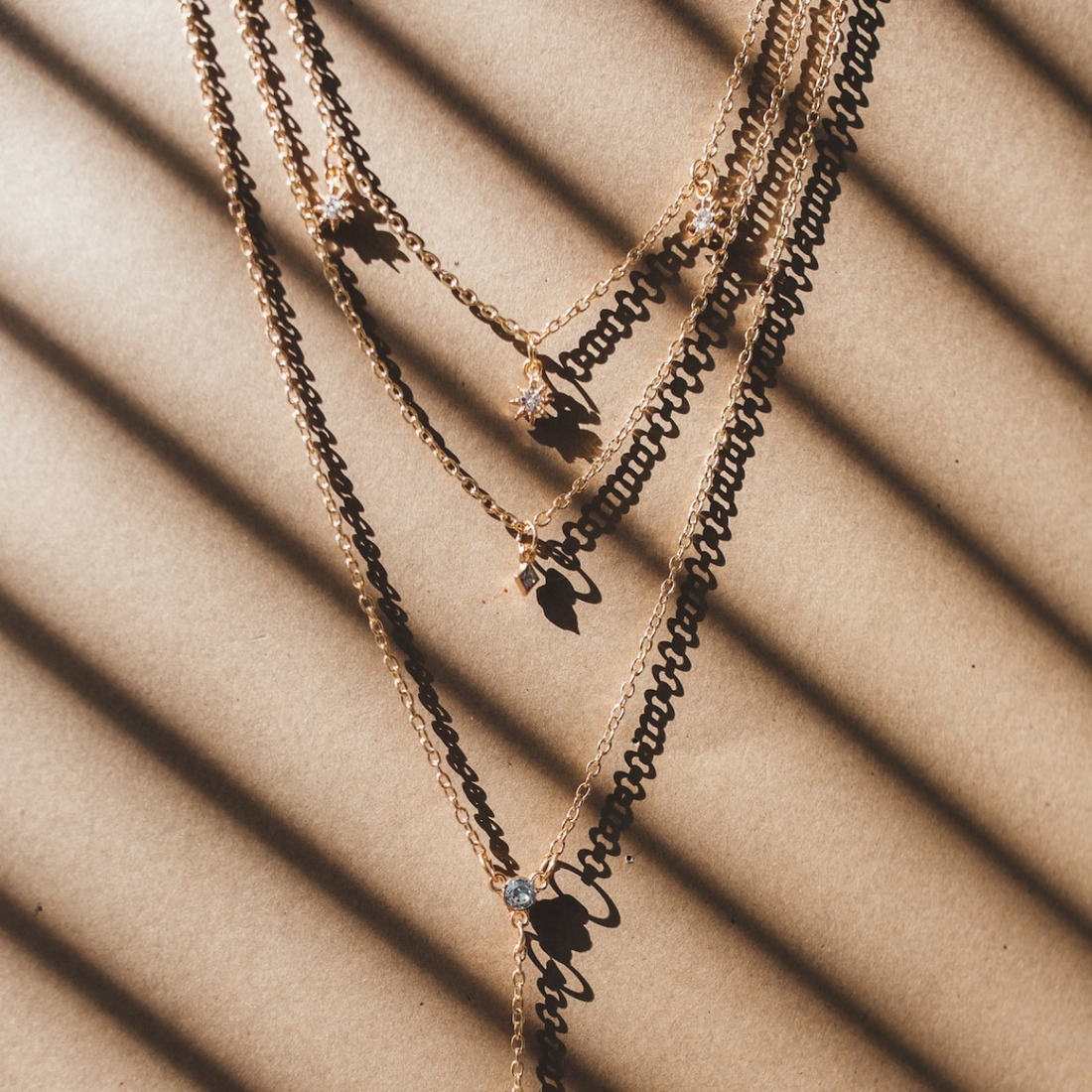 Collar de capas con charms de estrella de boho cristal