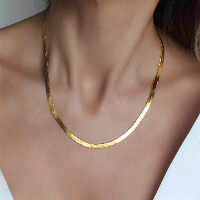 Elizabeth – Collar de cadena de serpiente dorada