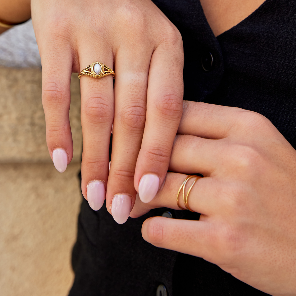 Chris – Anillo de oro bucle infinito