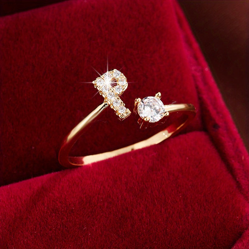 Nova – Anillo abierto moderno con inicial y circonitas