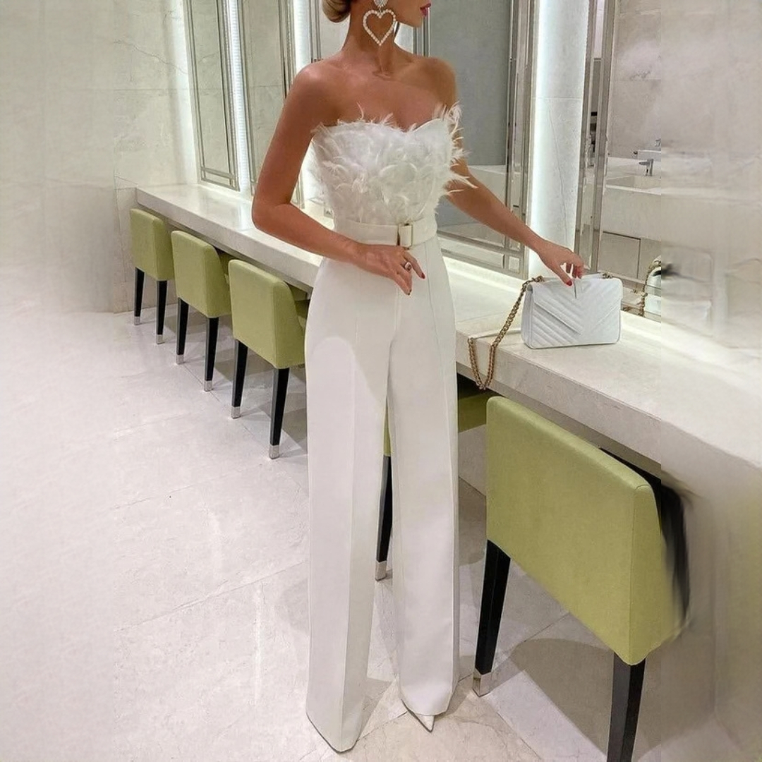 Izza - Mono elegante y chic