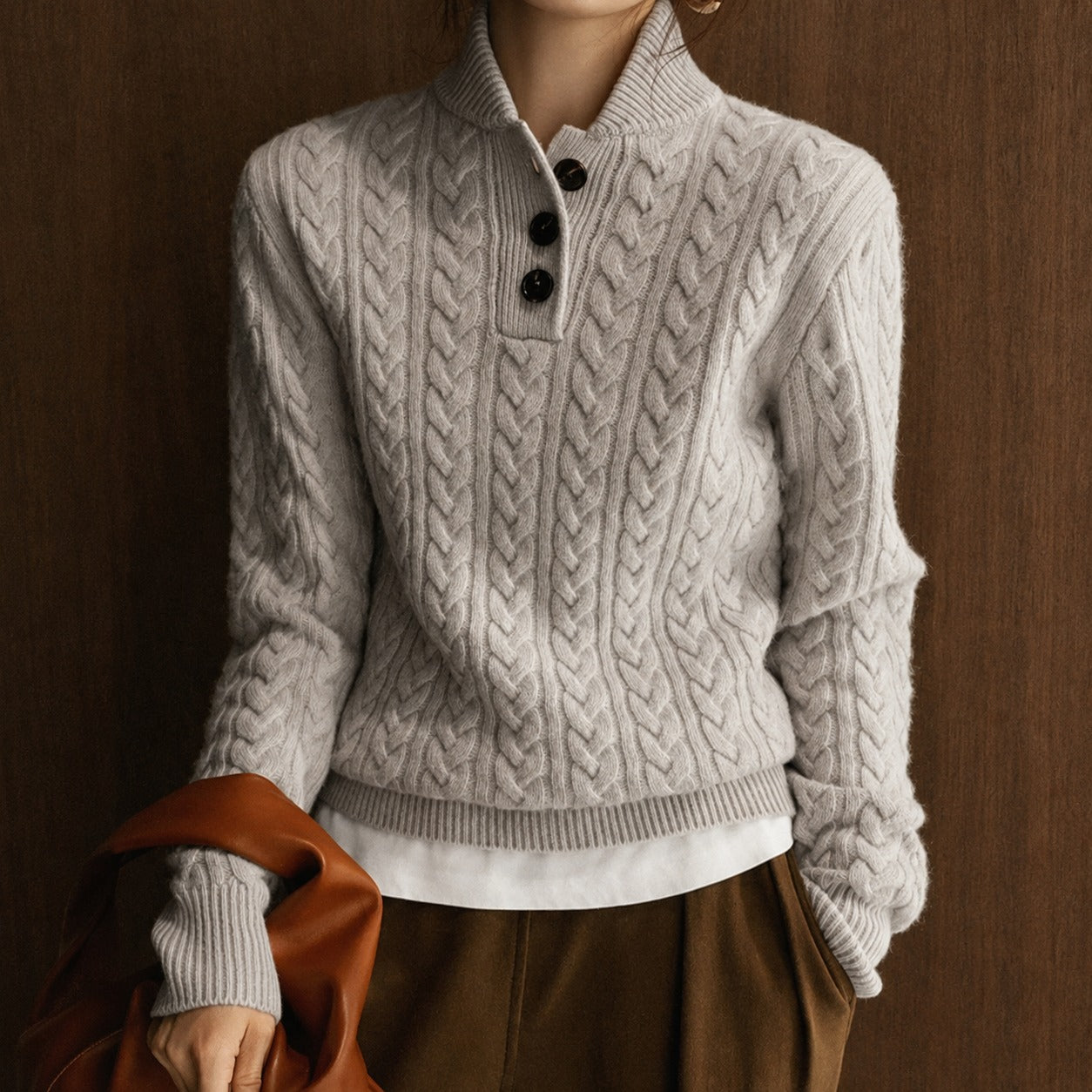 Alice - Elegante jersey de cuello alto