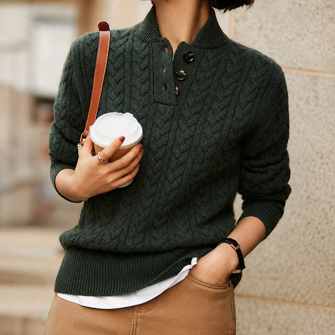 Alice - Elegante jersey de cuello alto