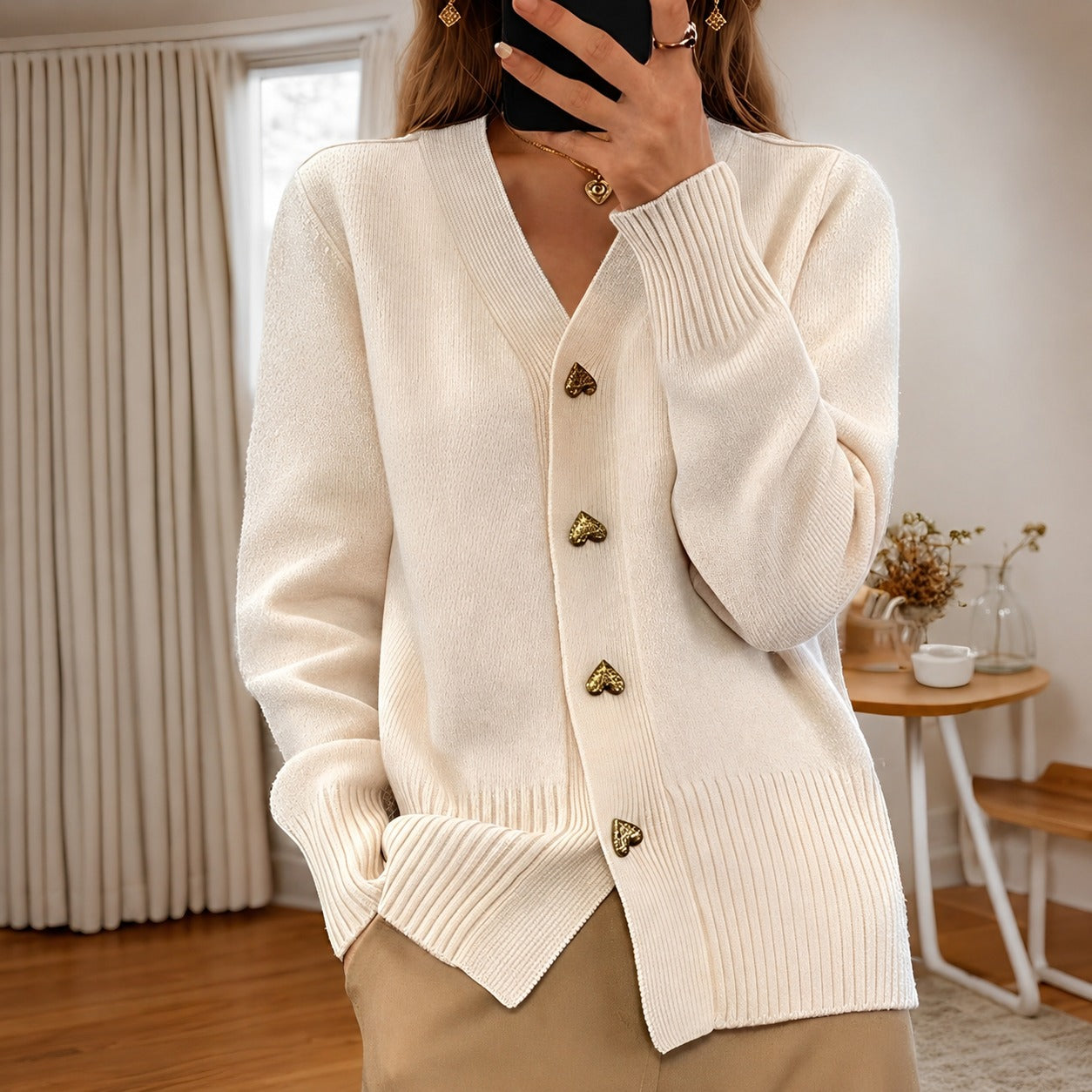 Annalee - Cardigan Elegante con Botones de Amor para Mujeres