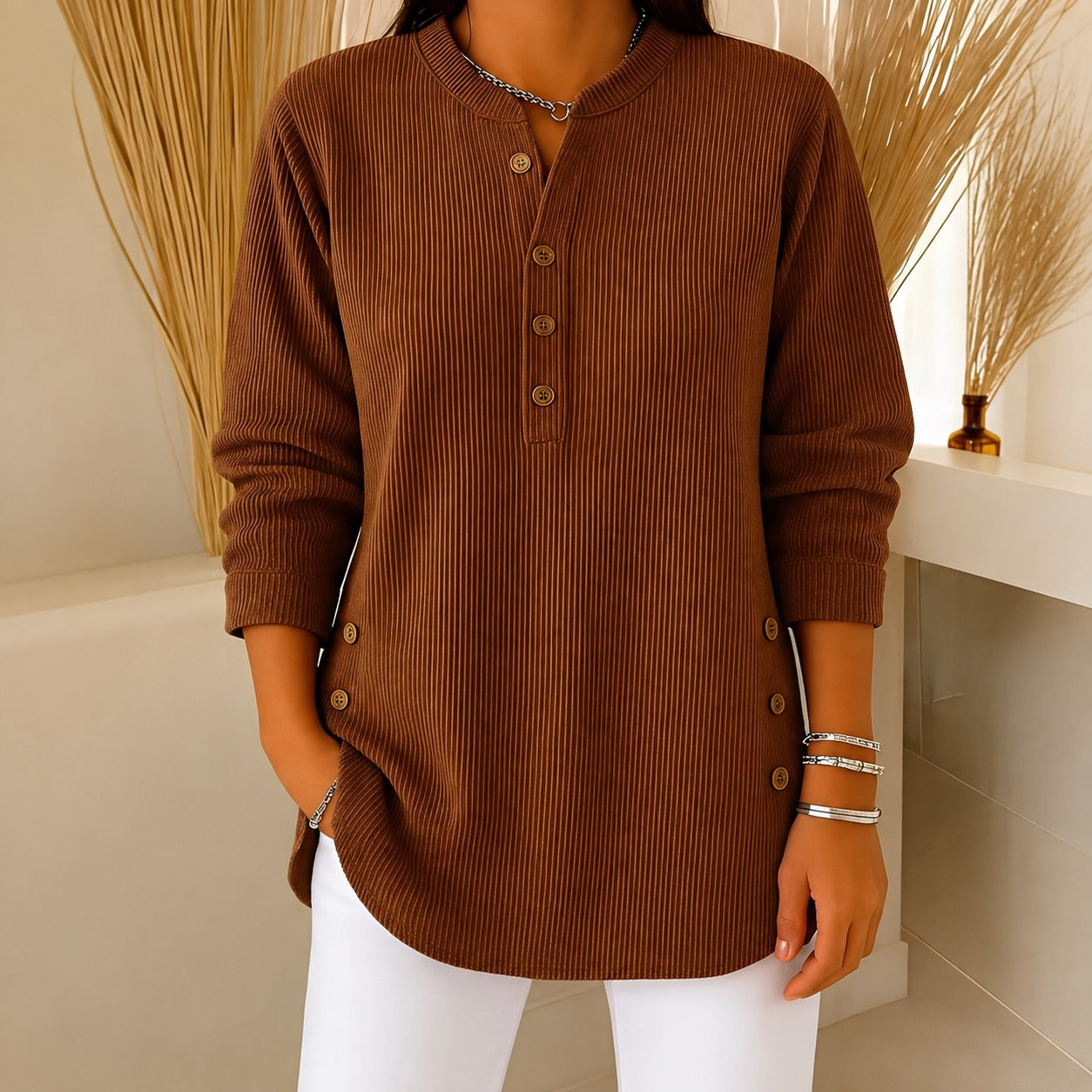 Jocelyn - Un suéter casual para damas con botones