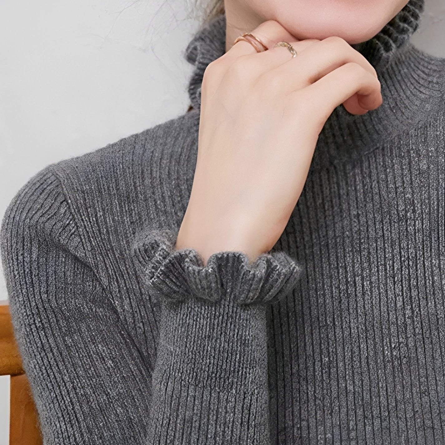 Alva - Suéter Elegante de Cuello Alto para Mujer