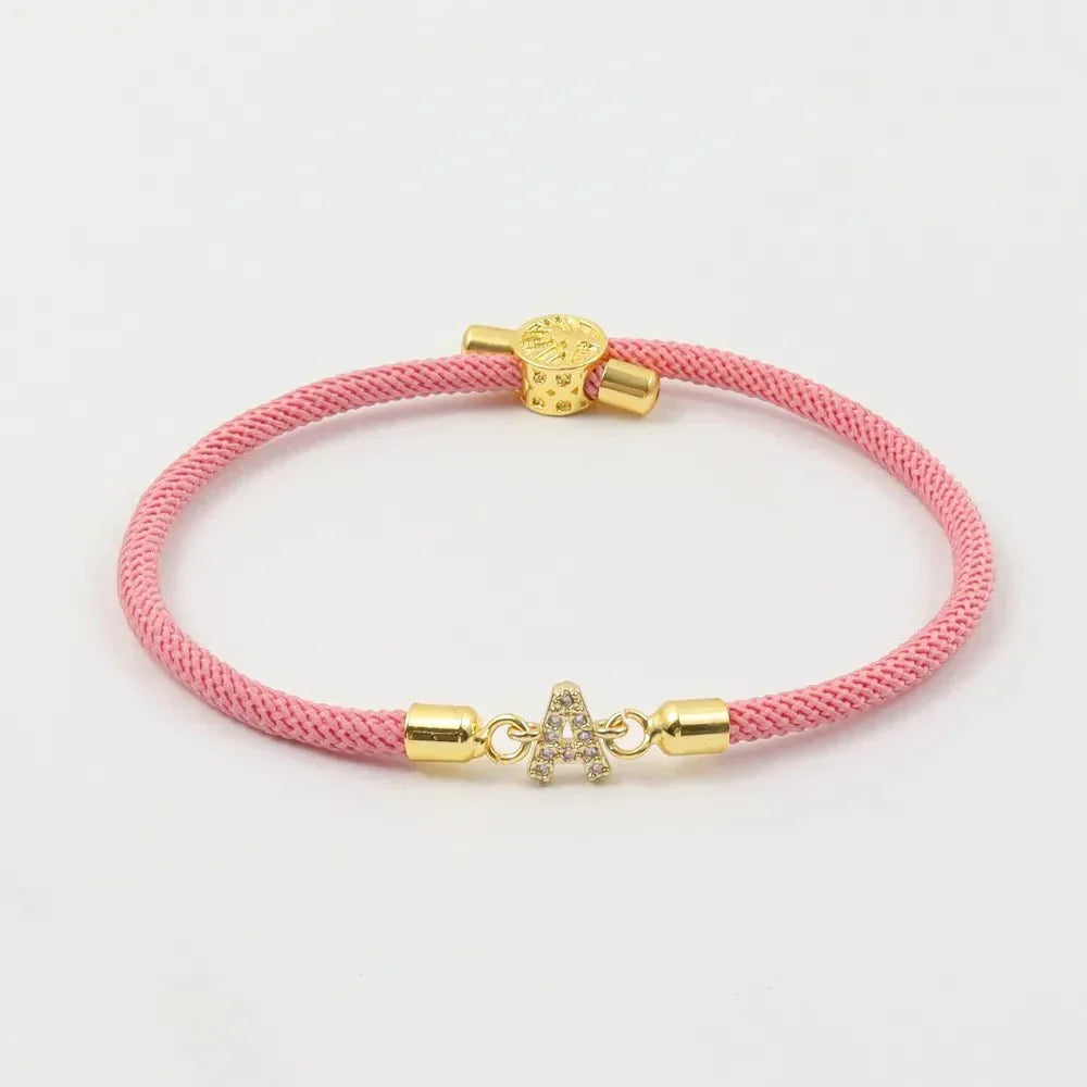 Calla – Pulsera ajustable con inicial grabada
