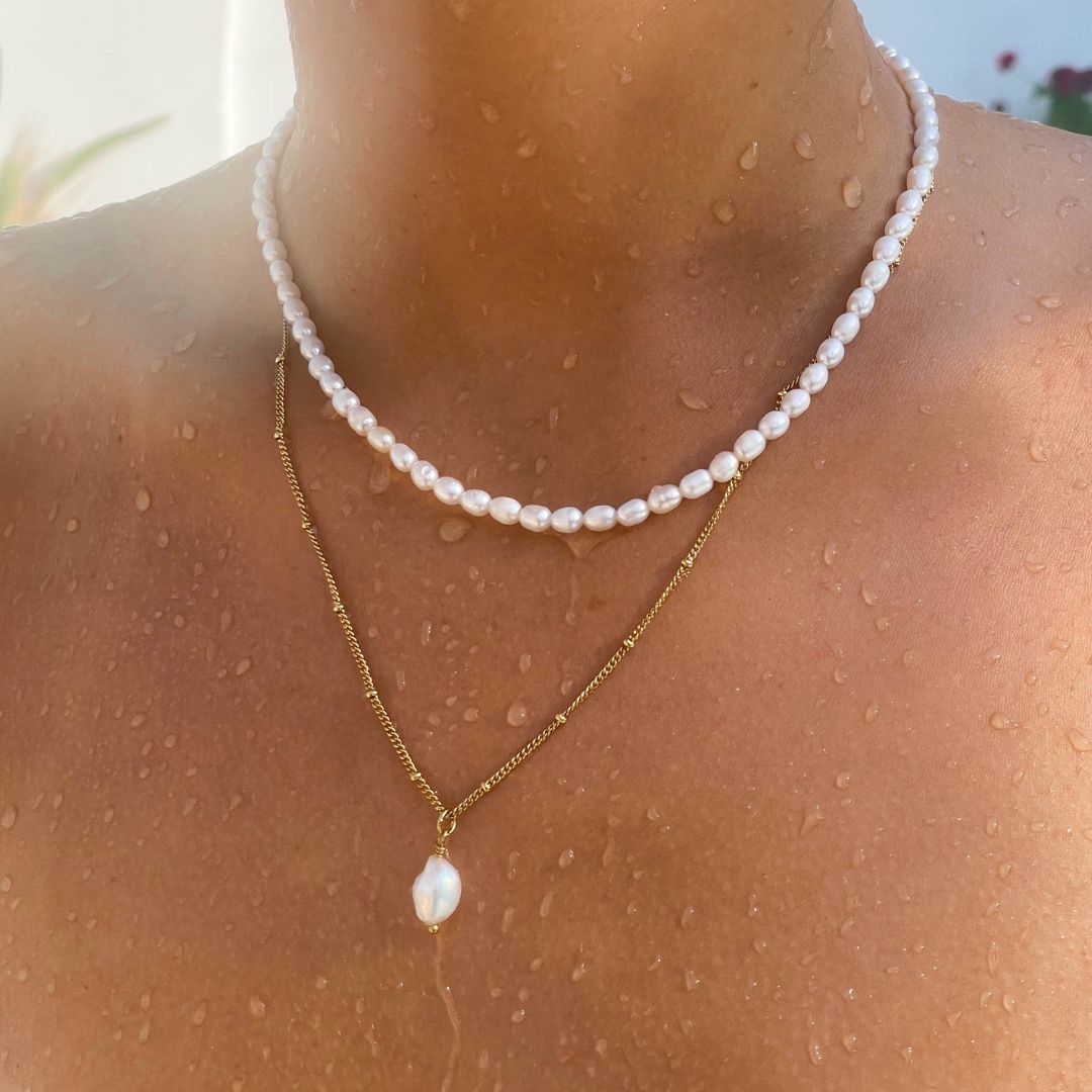 Marinelle – Colgante atemporal con perla de agua dulce