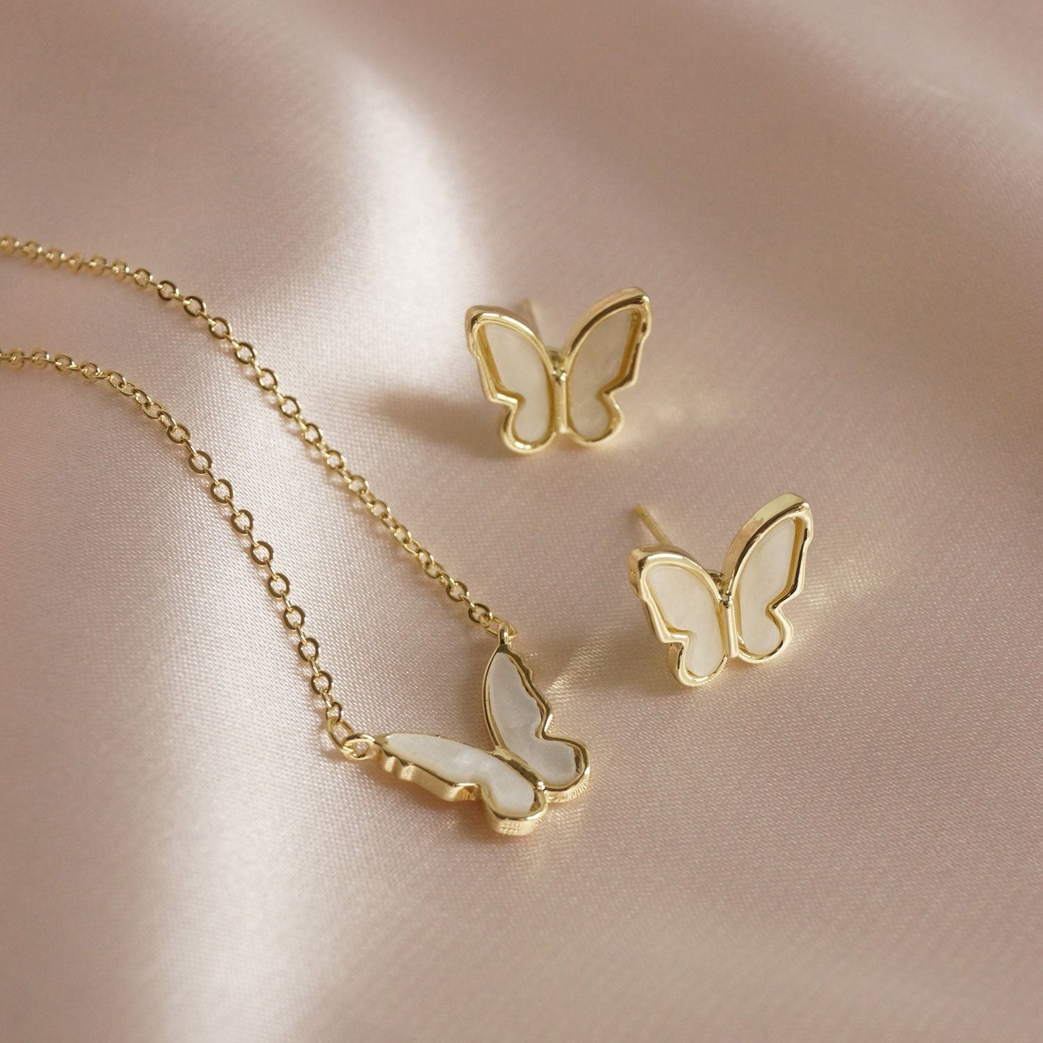 Beabell - Collar de perlas de mariposa