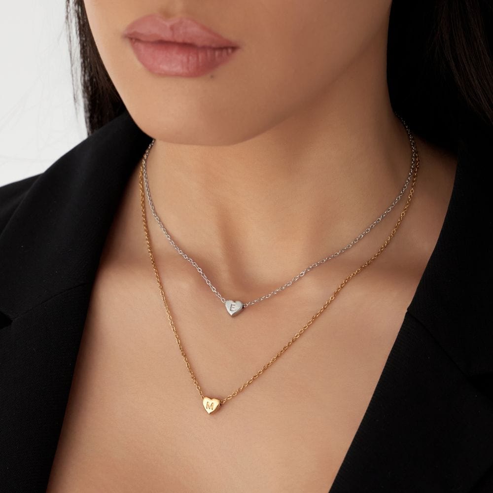 Amora – Collar con Iniciales en Forma de Corazón Baño de Oro