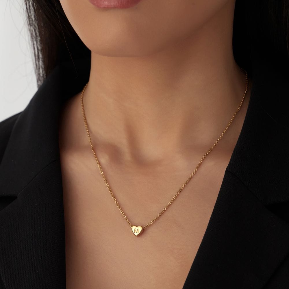 Amora – Collar con Iniciales en Forma de Corazón Baño de Oro