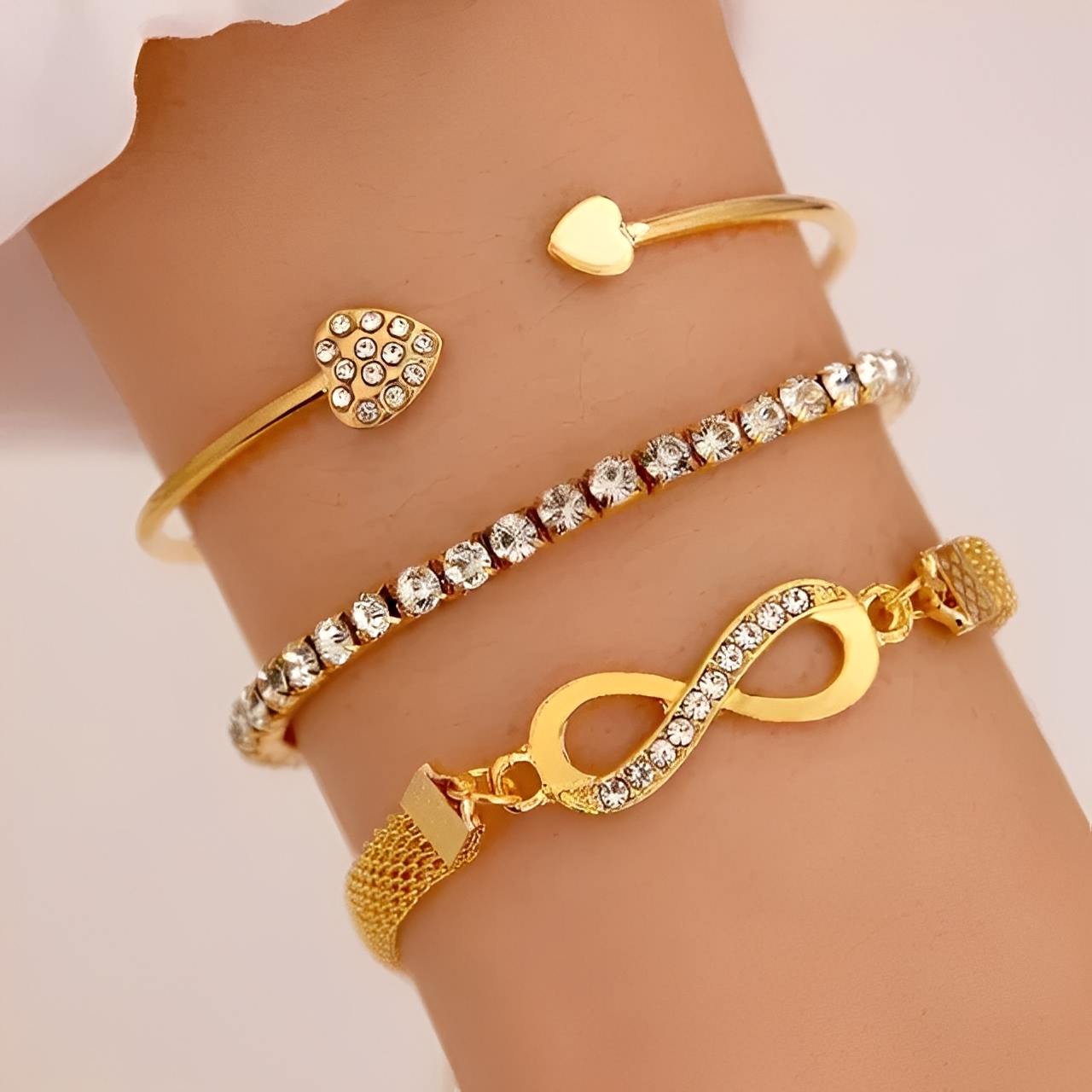 Yuriko – Set de 3 pulseras de corazón infinito en plata y oro
